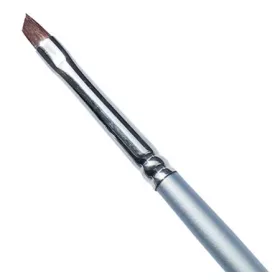 Pinceau asymétrique N°4 parfait pour la french manucure.