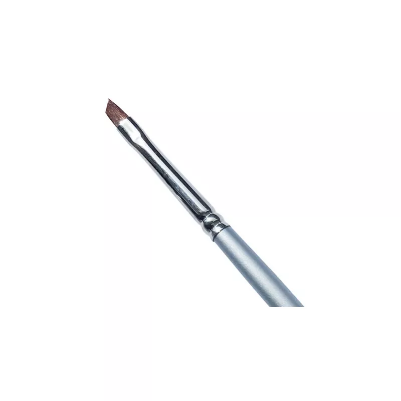 Pinceau asymétrique N°4 parfait pour la french manucure.