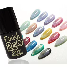 Finition 2Go Cat Eye Rainbow pour une manucure époustouflante.